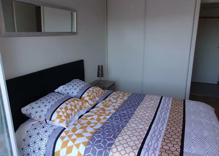 T2 50m2 Entierement Neuf * Лурд